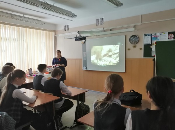 Тематические классные и библиотечные часы, посвященные Сталинградской битве.